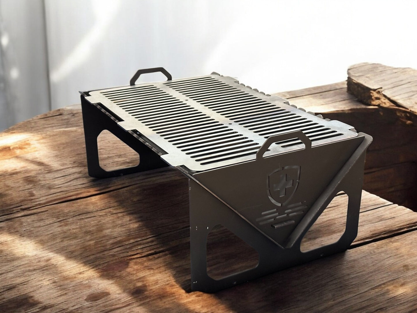 Kompakter tragbarer Metallgrill